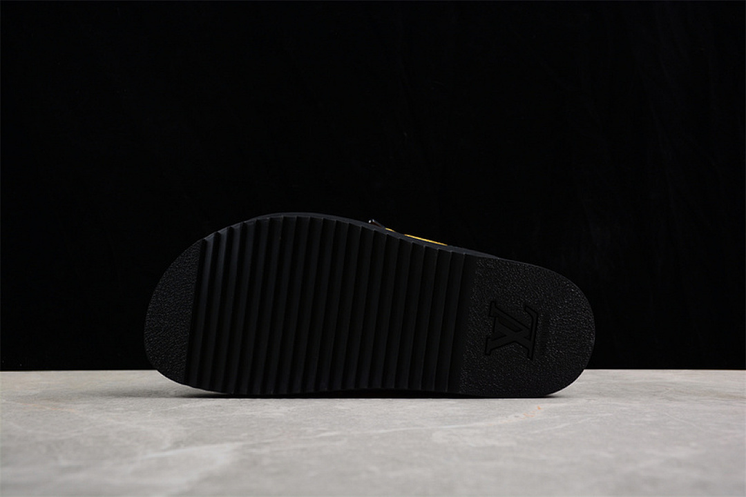 Louis Vuitton [L*V COMFORTABLE CASUAL COOL SLIPPERS BLACK/GOLD]-[MAN:38-45] - Image 12