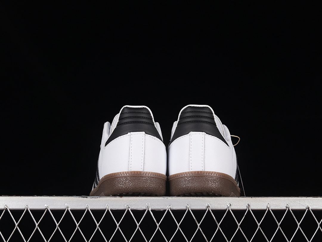 Adidas [HO1877]-[SAMBA VEGAN SHOES CLOUD WHITE/CORE BLACK/GUM]-[WOMAN:36-39]-[MAN:40-45] - Image 13