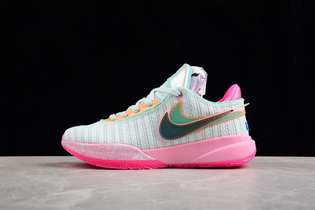 On Running On Running LEBRON 20 EP TIME MACHINE BARELY GREEN/MEDIUM SOFT PINK/LIGHT BONE/MULTI-COLOR · DJ5422-300, photo 1