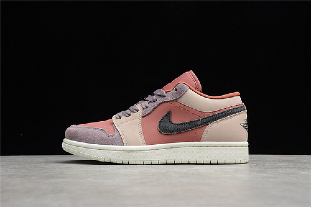 Jordan [DC0774-602]-[CJ AIR JORDAN 1 LOW CANYON RUST/BLACK/PURPLE SMOKE]-[WOMAN:35.5-40], photo 1