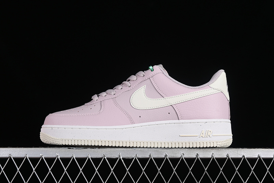 Nike Nike AIR FORCE 1 07 LOW PLATINUM VIOLET/SAIL/COCONUT MILK/VOLT · DV3808-001, photo 1
