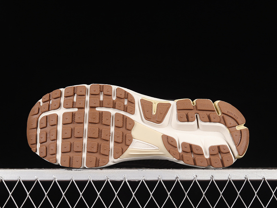 Nike [FD0533-010]-[ZOOM VOMERO 5 BLACK SESEME/COCONUT MILK]-[WOMAN:36-39]-[MAN:40-45] - Image 14