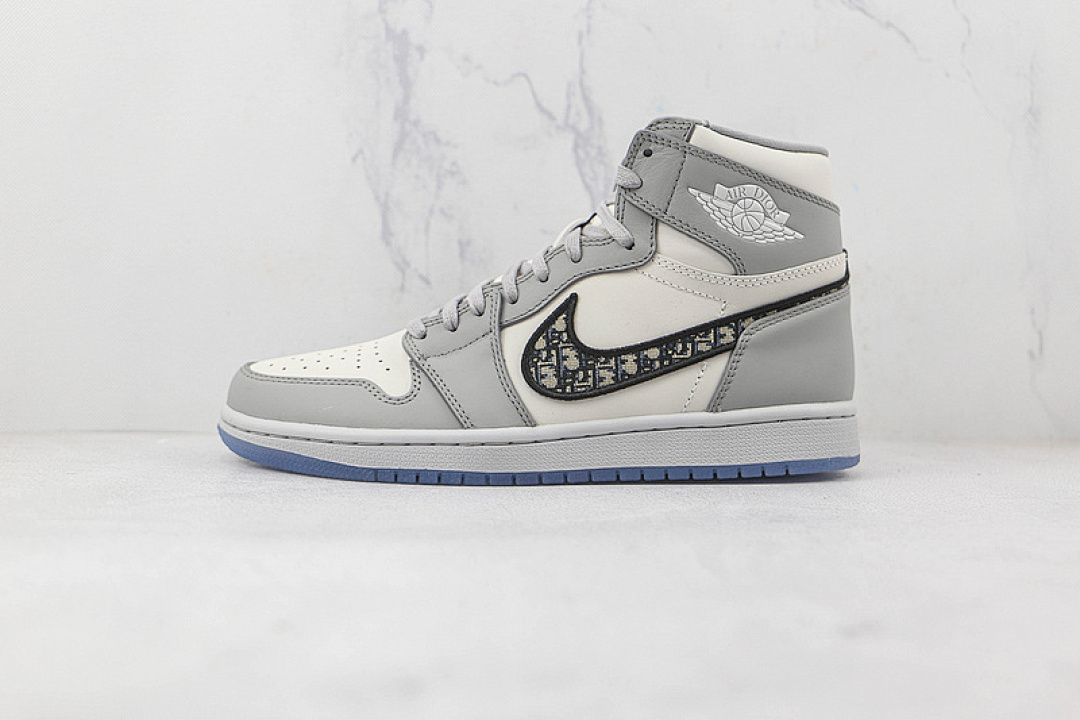 Jordan DI*OR X AIR Jordan 1 HIGH WOLF GREY/SAIL/PHOTON DUST/WHITE · CN8607-002, photo 1