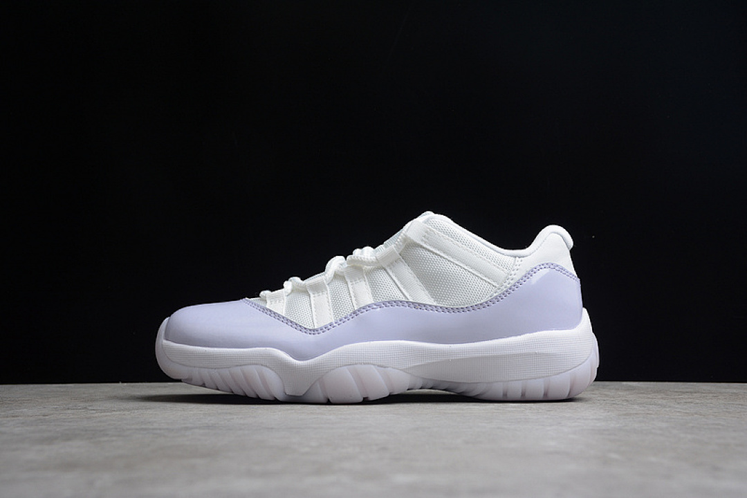 Jordan [AH7860-101]-[AIR JORDAN 11 RETRO LOW WHITE/PURE VIOLET-WHITE]-[WOMAN:36-39]-[MAN:40-44.5], photo 1