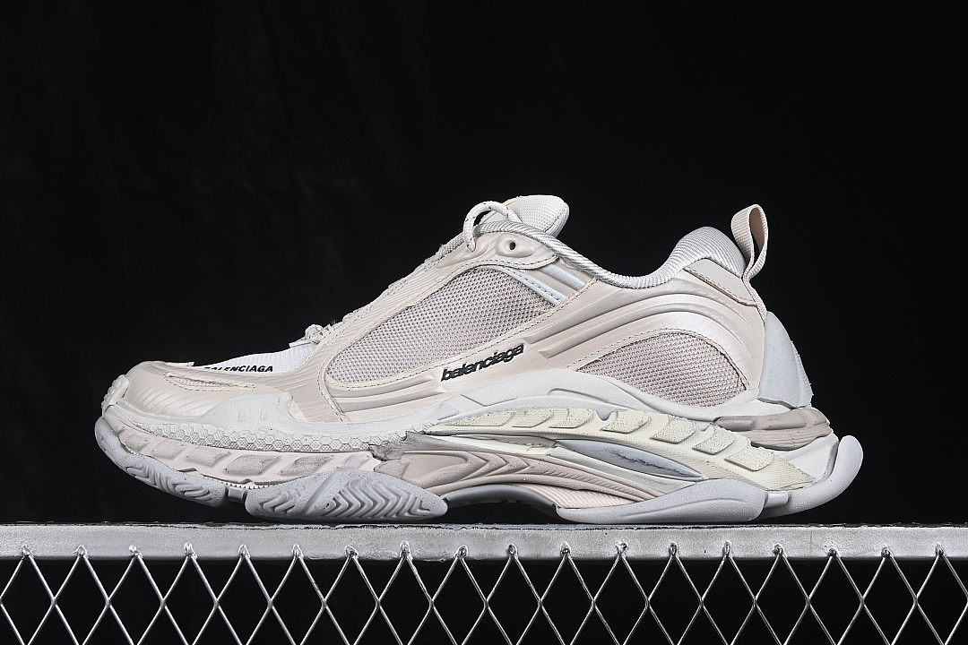 Unbranded [WTRS29191]-[TRIPLE S 2 GRADIENT MESH GREY/GREY/GREY]-[WOMAN:35-39]-[MAN:40-46], photo 1