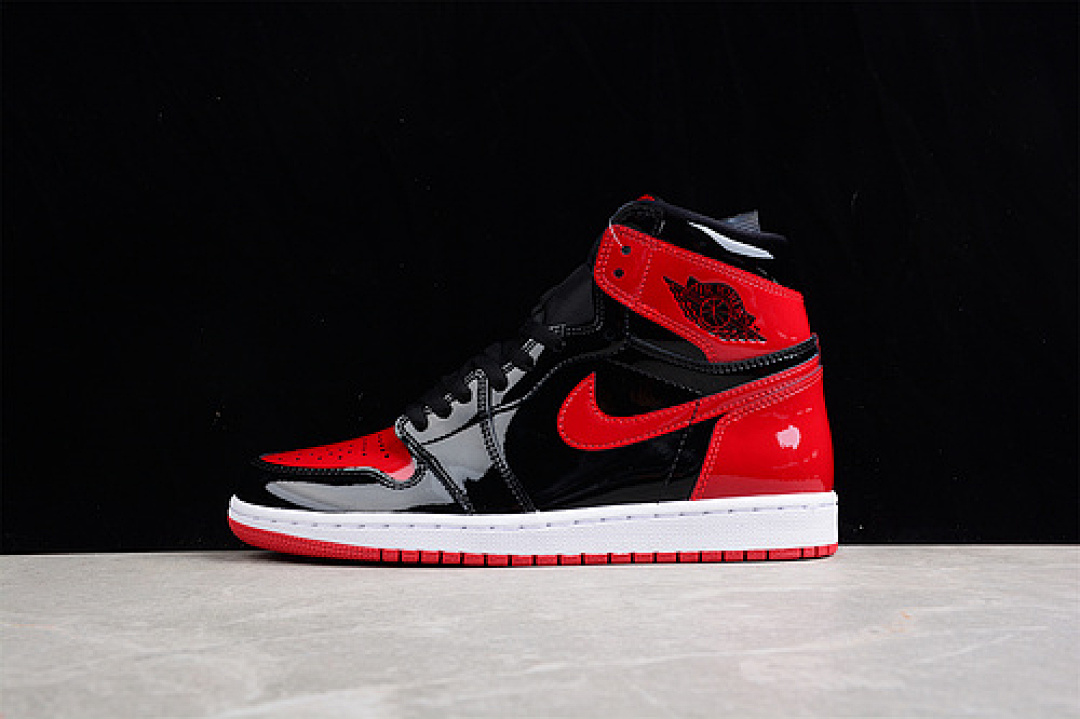 Jordan [555088-063]-[AIR JORDAN 1 RETRO HIGH OG PATENT BRED BLACK/WHITE/VARSITY RED]-[UNISEX:36-47.5], photo 1