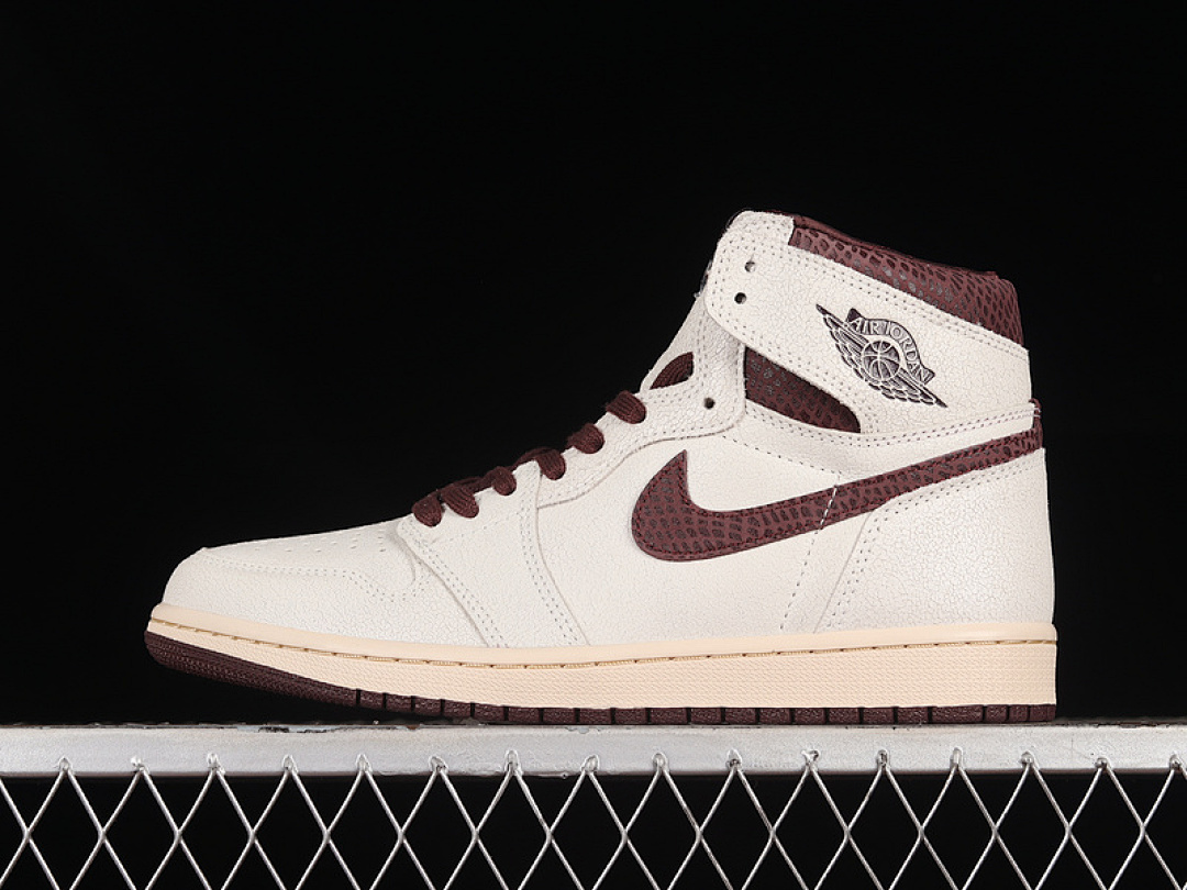 Jordan [DO7097-100]-[A MA MANIÉRE AIR JORDAN 1 HIGH OG SAIL/BURGUNDY CRUSH]-[MAN:40.5-47.5], photo 1