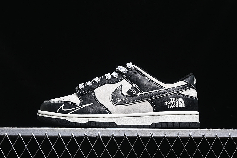 Nike SB DUNK LOW WHITE/GREY/BLACK · DJ2024-047, photo 1