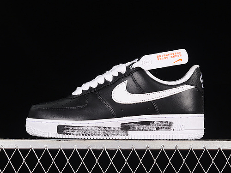 Nike Nike OG G DRAGON X AIR FORCE 1 07 PARA-NOISE BLACK/WHITE · AQ3692-001, photo 1