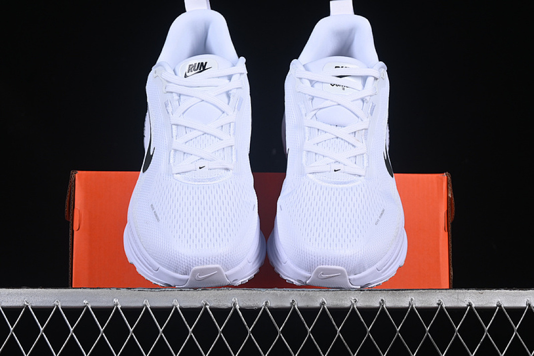 Nike [HM6803-809]-[AIR ZOOM VOMERO 18 WHITE/BLACK]-[WOMAN:36-39]-[MAN:40-46] - Image 13