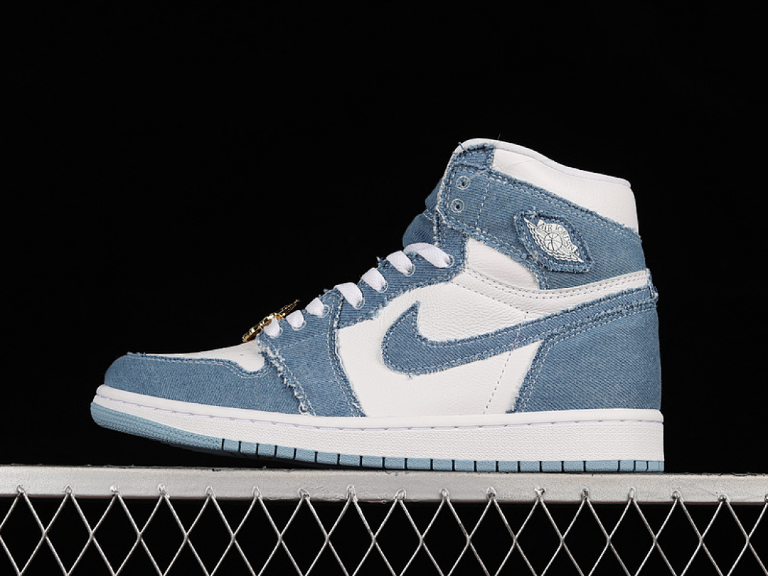 Jordan AIR Jordan 1 HIGH OG DENIM WHITE/WORN BLUE/METALLIC GOLD · DM9036-104, photo 1