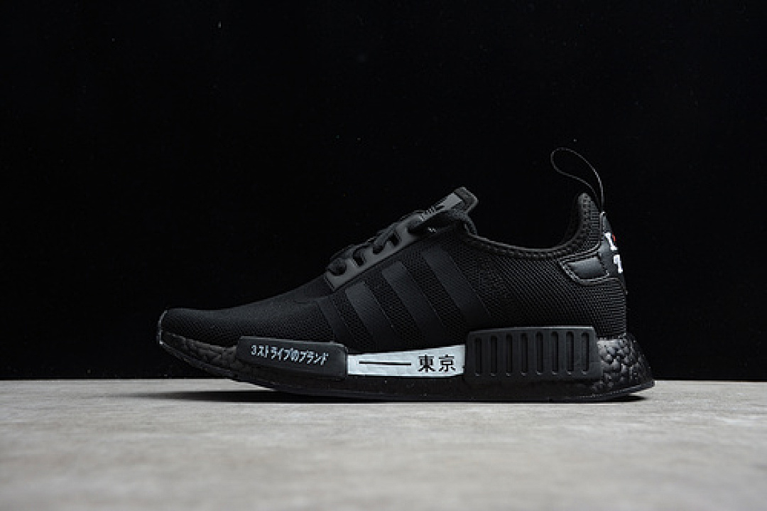 NMD_R1 SHOSE TOKYO CORE BLACK/CORE BLACK/CLOUD WHITE · H67746, photo 1