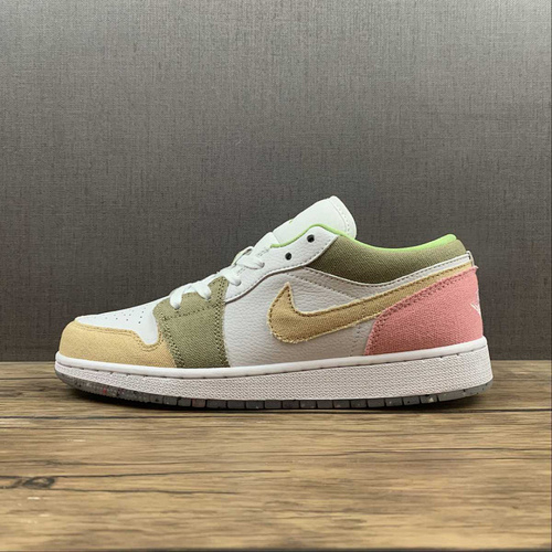 Jordan [DJ0341-100]-[AIR JORDAN 1 LOW SE GS WHITE/WHITE/VIVID GREEN]-[WOMAN:36-40], photo 1