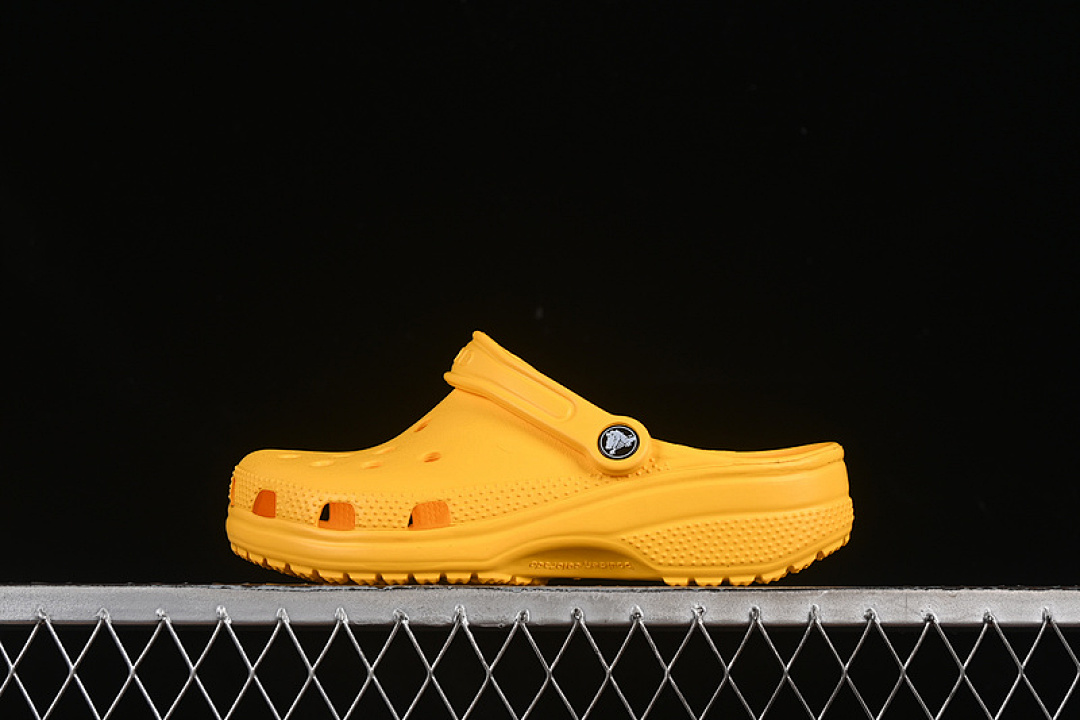 Crocs Crocs [ CLASSIC SUMMER DUAL-PURPOSE BEACH CAVE SHOES SANDALS AND SLIPPERS YELLOW]-[WOMAN:36-40], photo 1