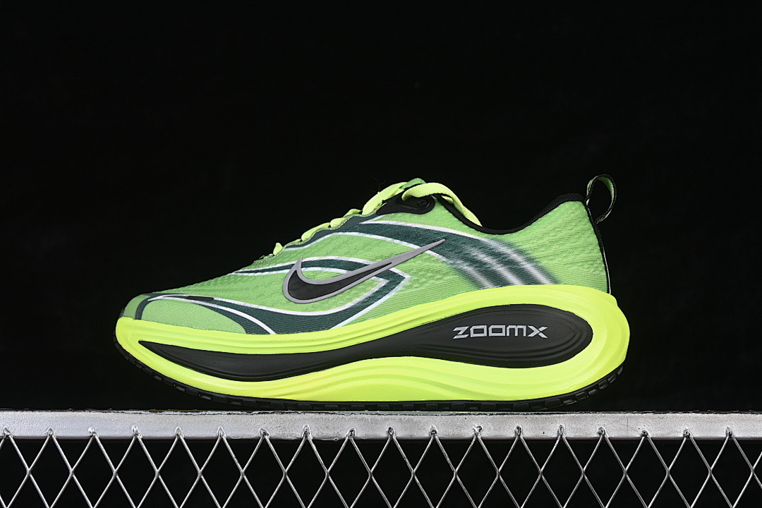 Nike [IM8072-999]-[VOMERO PLUS BLACK/VOLT/WHITE/METALLIC SILVER]-[WOMAN:35.5-39]-[MAN:40-46], photo 1