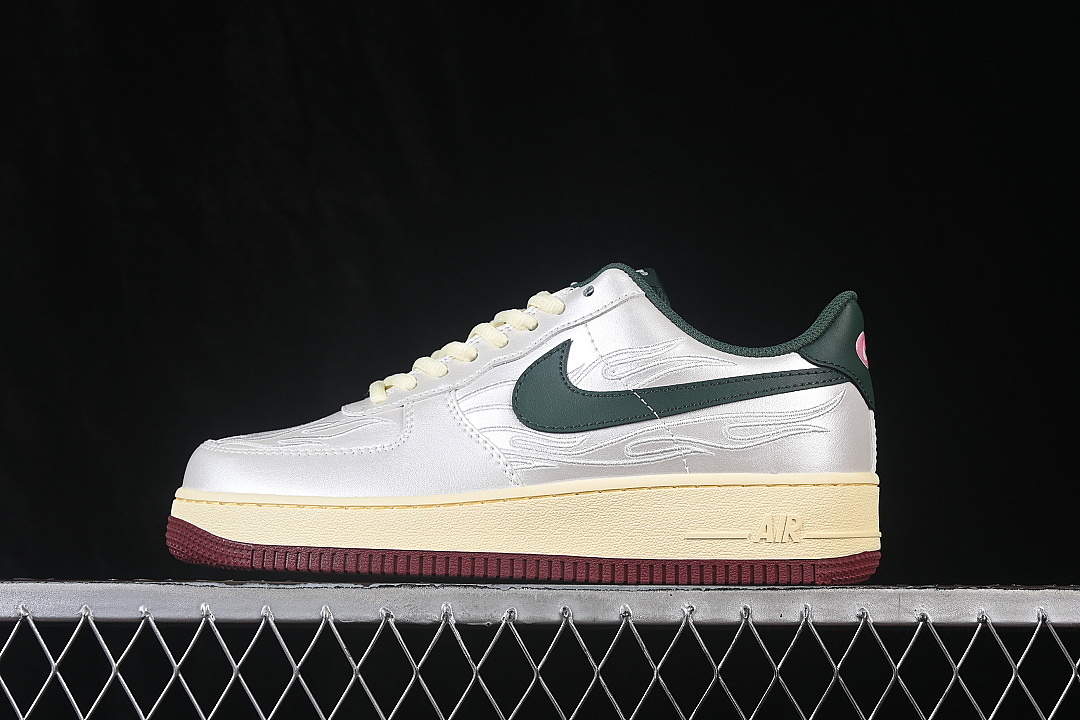 Nike [IR5896-030]-[AIR FORCE 1 07 LOW CASUAL SNEAKERS SILVER/GREEN]-[WOMAN:36-39]-[MAN:40-45] - Image 2