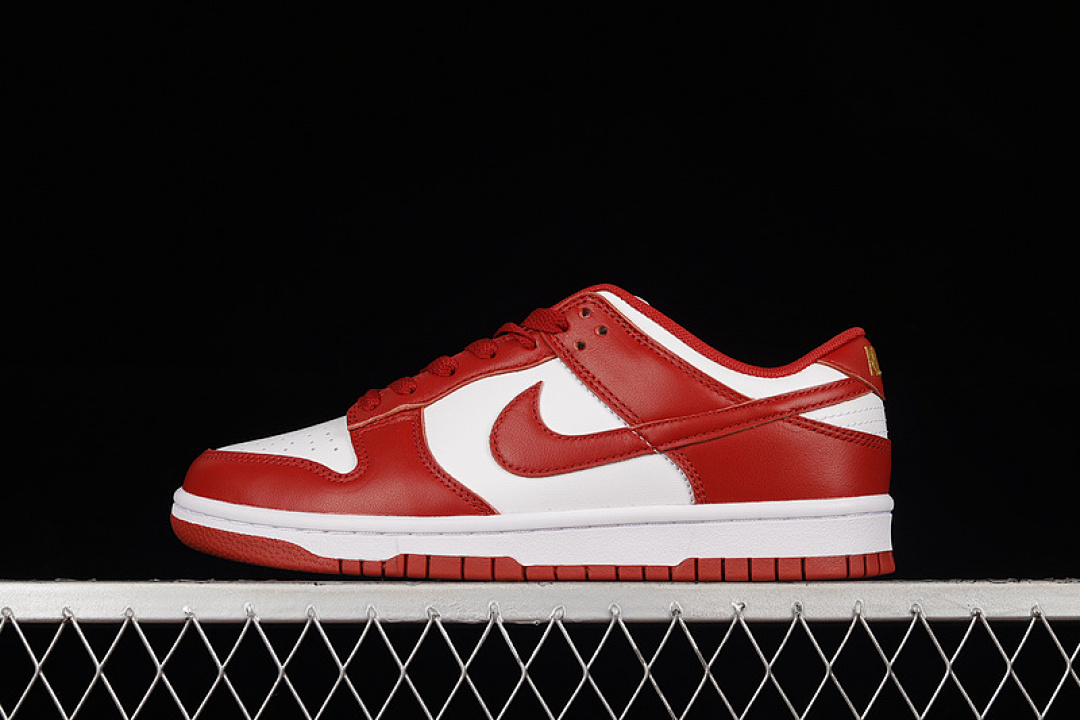 Unbranded [DD1391-602]-[SB DUNK LOW GYM RED/WHITE/UNIVERSITY GOLD/GYM RED]-[WOMAN:36-39]-[MAN:40-46], photo 1
