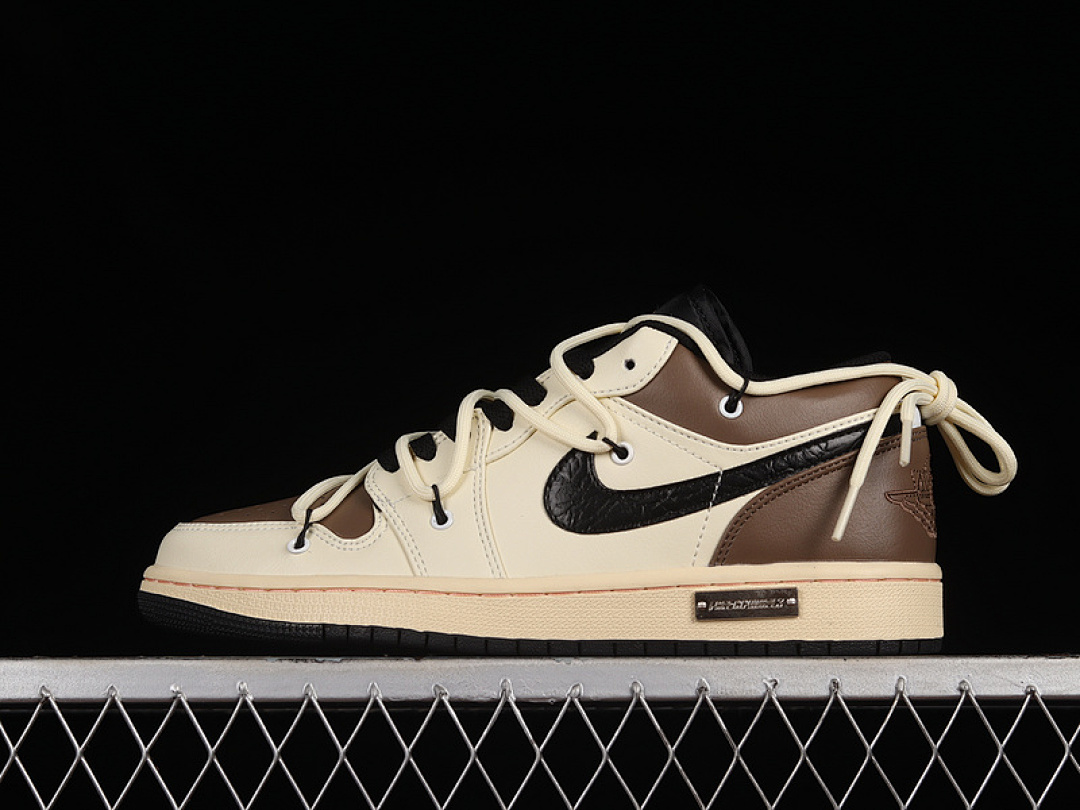 Jordan AIR Jordan 1 LOW BEIGE/BROWN/BLACK · 553558-062, photo 1