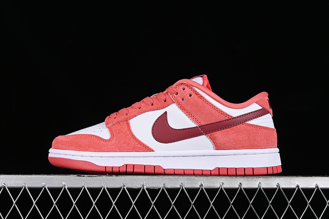 Unbranded [FQ7056-100]-[DUNK LOW VALENTINE S DAY 2024 WHITE/TEAM RED/ADOBE/DRAGON RED]-[UNSIZE:35.5-44], photo 1