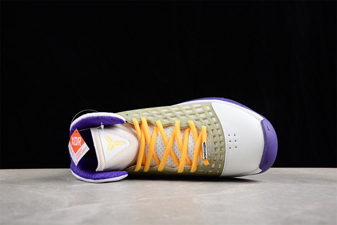 Nike [318090-072]-[ZOOM KOBE 3 LAKERS MTLLC SLVR/CNYN GLD-VRSTY PRPL]-[MAN:40-46] - Image 14