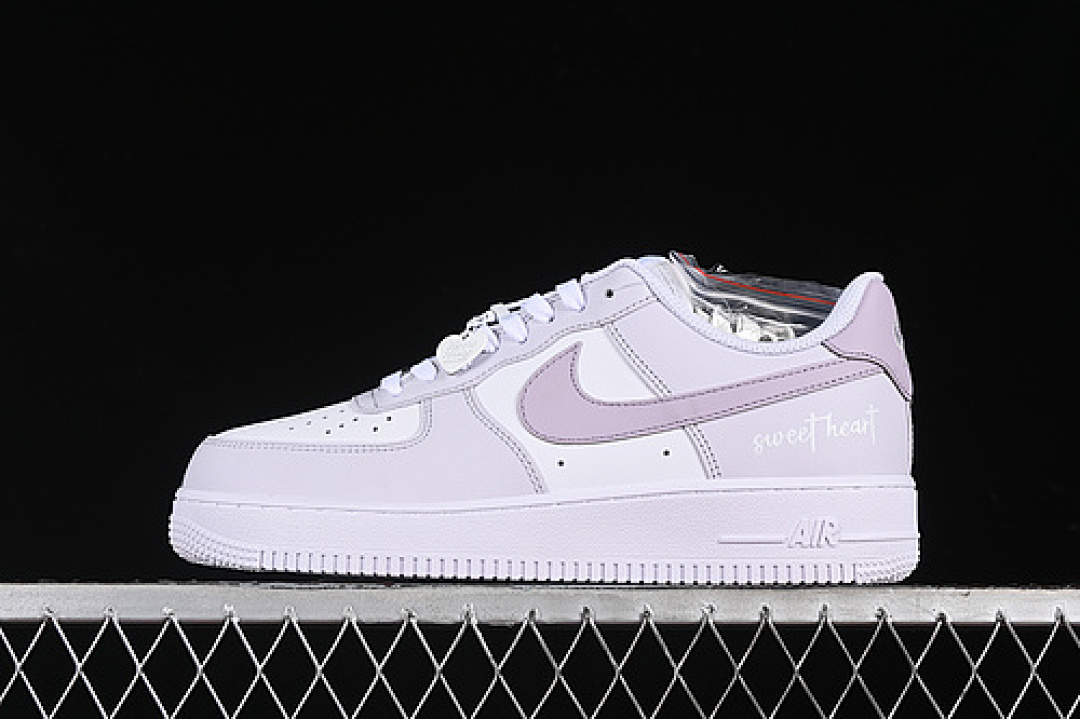 Nike [DY8899-004]-[AIR FORCE 1 07 LOW LOUD WHITE/VIOLET TONE/CLOUD WHITE]-[WOMAN:36-39]-[MAN:40-45], photo 1