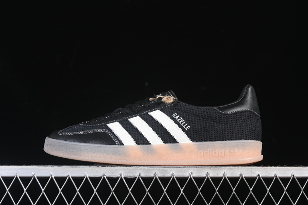 Adidas ORIGINALS GAZELLE INDOOR RETRO CASUAL SHOES PINK/BLACK · JQ7084, photo 1