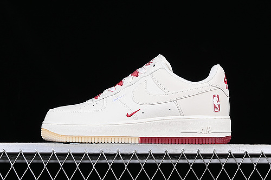 Nike Nike AIR FORCE 1 07 LOW CLARET/WHITE · NB8969-123, photo 1