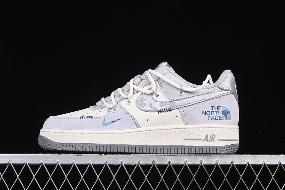 Nike Nike AIR FORCE 1 07 LOW WHITE/GREY/SILVER · DM6688-016, photo 1