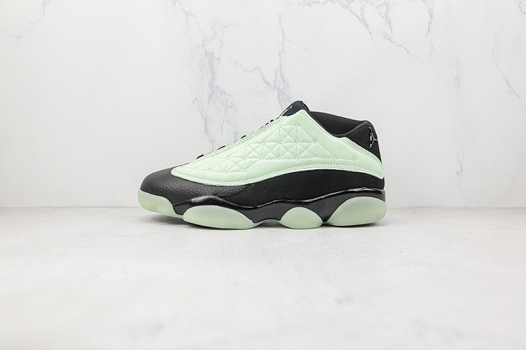 Jordan AIR Jordan 13 RETRO LOW SINGLES DAY BARLEY GREEN/BLACK · DM0803-300, photo 1