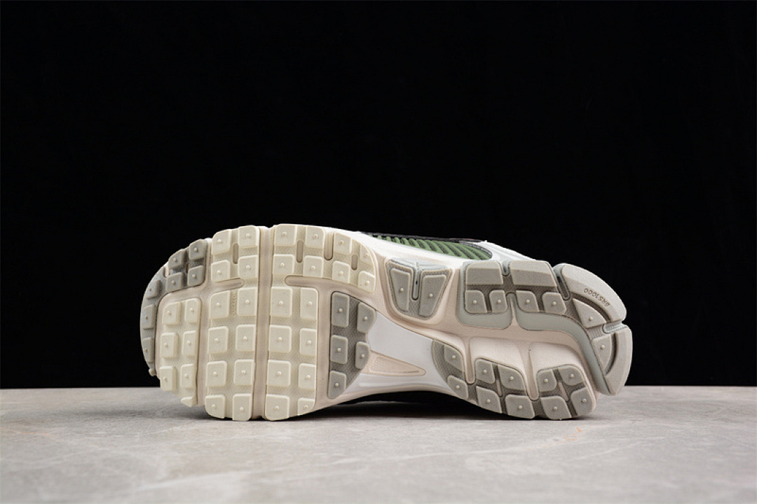 Nike [FD0884-028]-[ZOOM VOMERO 5 SP WHITE/BLACK/GREY/BROWN/GREEN]-[WOMAN:36-39]-[MAN:40-45] - Image 14