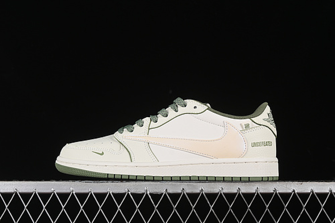 Jordan TRAVIS SCOTT X FRAGMENT DESIGN AIR Jordan 1 LOW OG SP OFF WHITE/GREEN · DM7866-017, photo 1