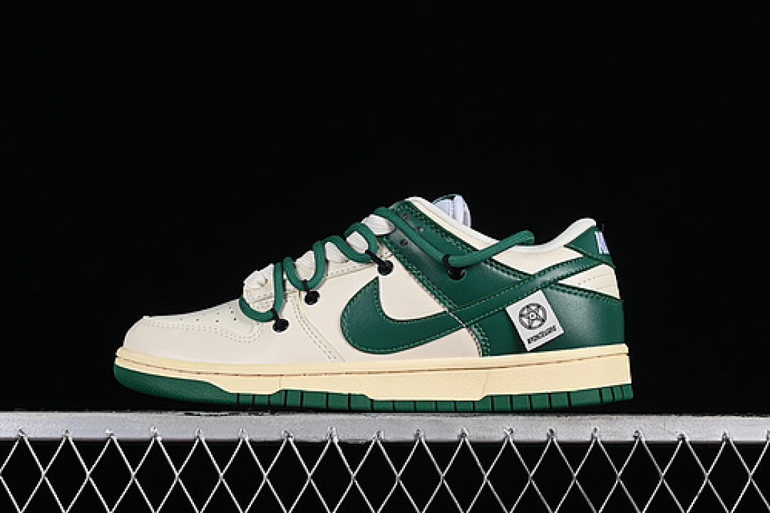 Unbranded [DD1503-112]-[DUNK LOW SB WHITE/LUCKY GREEN/WHITE]-[WOMAN:36-39]-[MAN:40-46], photo 1
