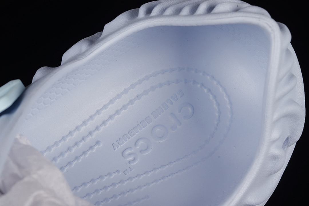 Crocs [SALEHE BEMBURY X CROCS POLLE CLOG BLUE/BLUE/BLUE]-[UNISEX:36-46] - Image 7