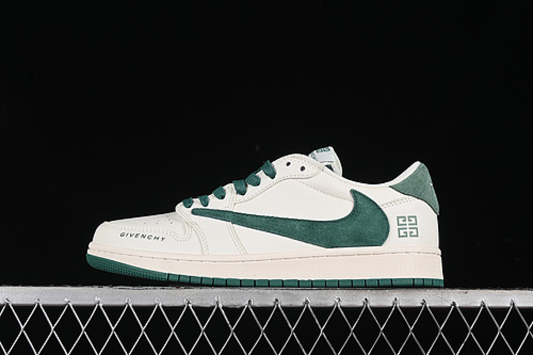 Jordan TRAVIS SCOTT X FRAGMENT DESIGN AIR Jordan 1 LOW OG SP OFF WHITE/GREEN · LX1988-107, photo 1