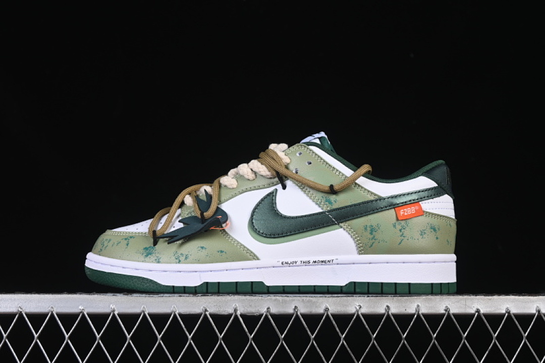 Nike SB DUNK LOW WHITE/GREEN/BROWN · DD1391-100, photo 1