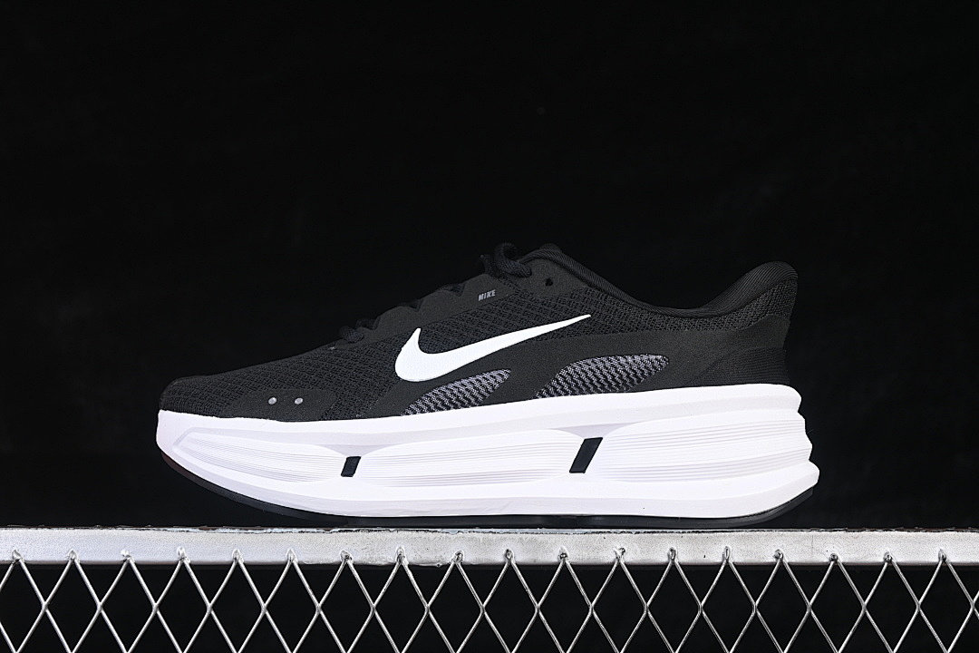 On Running On Running COMFORT RIDE EASYON RUNNING SHOES BLACK/WHITE · IF4997-002, photo 1