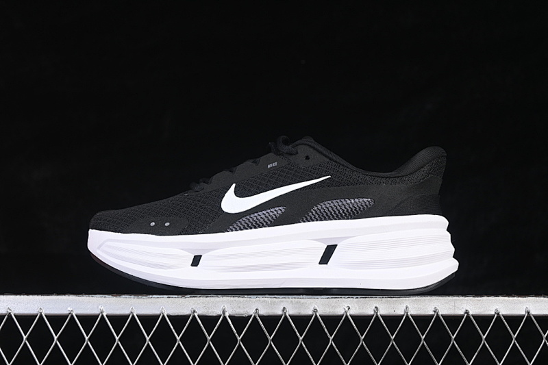 On Running On Running COMFORT RIDE EASYON RUNNING SHOES BLACK/WHITE · IF4997-002, photo 1