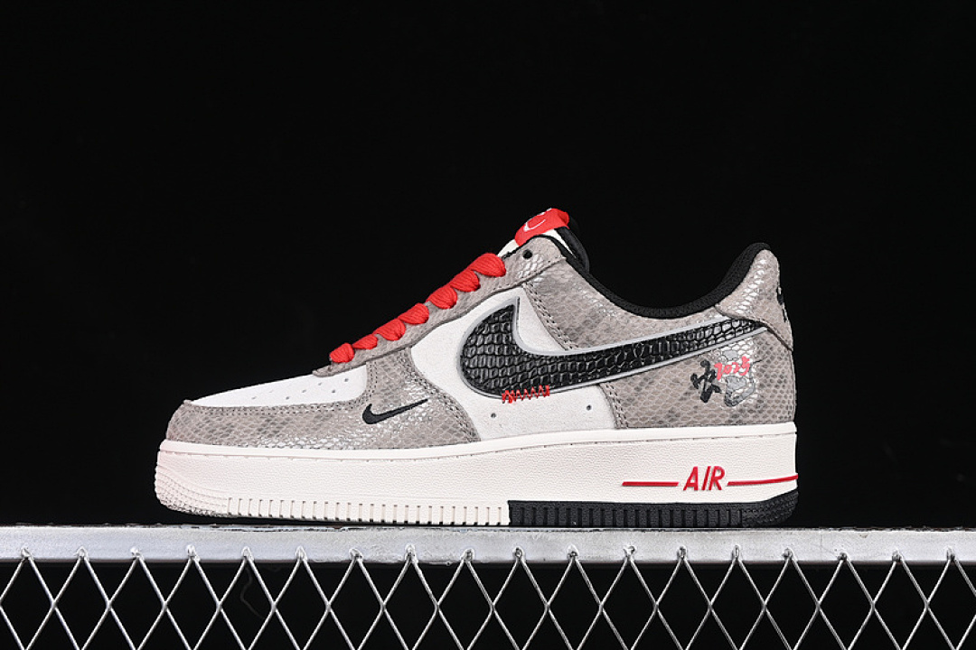 Nike [DM6688-009]-[AIR FORCE 1 07 LOW WHITE/BLACK/GREY/RED]-[WOMAN:36-39]-[MAN:40-45], photo 1