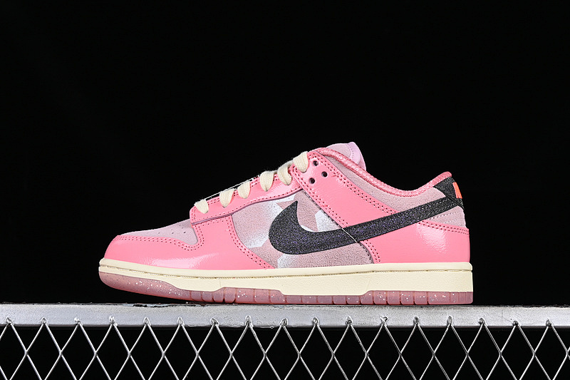 Nike DUNK LOW LX BARBIE PINK FOAM/PALE VANILLA/BLACK/LOTUS PINK · FN8927-621, photo 1
