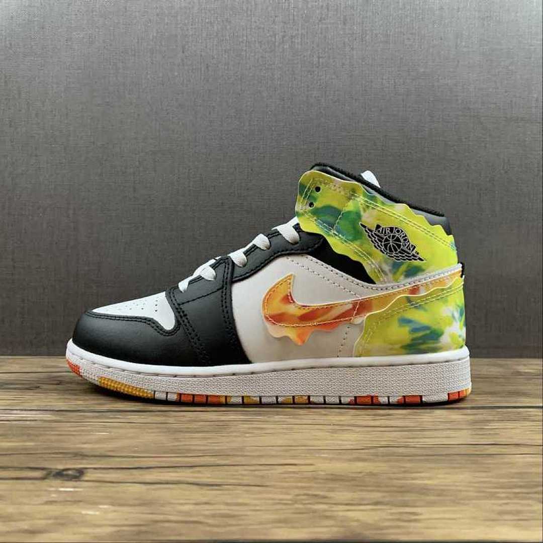 Jordan AIR Jordan 1 MID SE GS DRIP BLACK/TEAM ORANGE/KUMQUAT/WHITE · DJ6563-038, photo 1