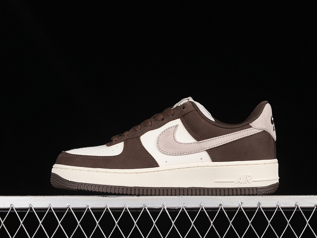Nike [NT9988-818]-[AIR FORCE 1 07 LOW WHITE/MOCHA BROWN/BEIGE]-[MAN:39-45], photo 1