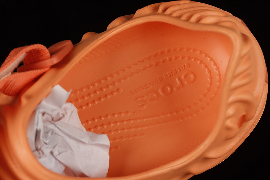 Crocs [SALEHE BEMBURY X CROCS POLLE CLOG ORANGE/ORANGE/ORANGE]-[UNISEX:36-46] - Image 6