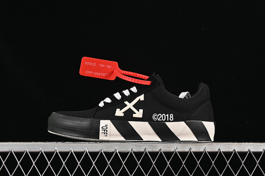 Off-White [OFF-WHITE GYM SHOES LOVERS BLACK/WHITE]-[WOMAN:36-39]-[MAN:40-47] - Image 2
