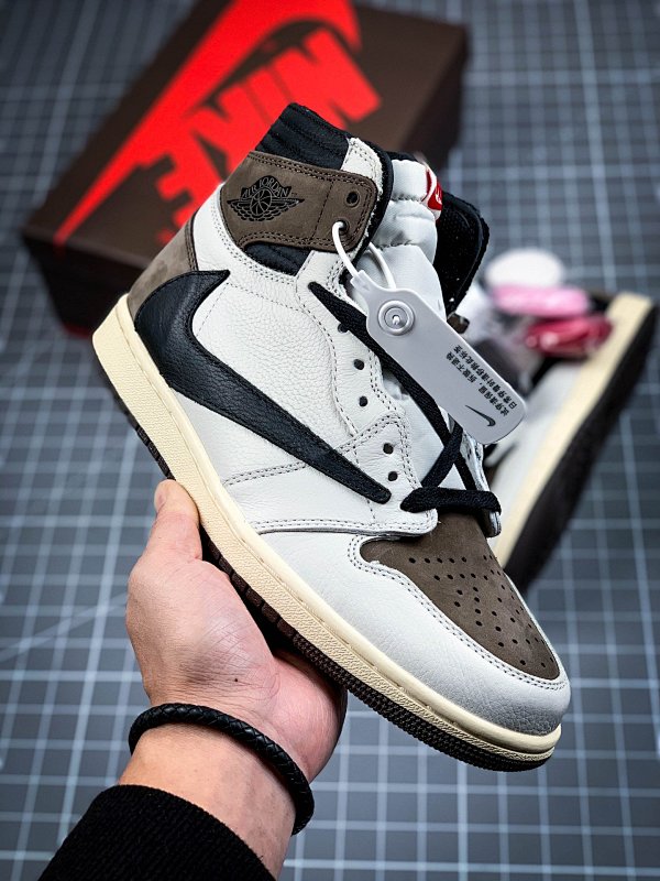 Jordan TRAVIS SCOTT X AIR Jordan 1 RETRO HIGH OG CUCTUS JACK WHITE/BLACK/BROWN · CD4487-100, photo 1