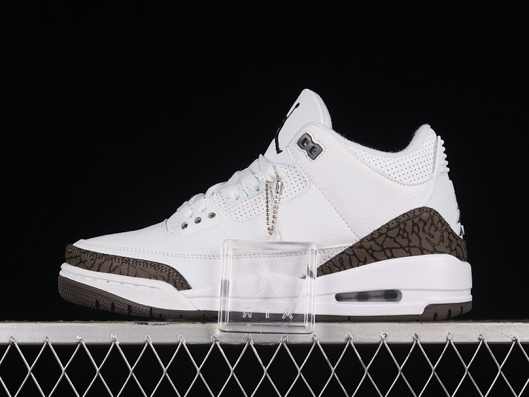 Jordan AIR Jordan 3 RETRO MOCHA WHITE/CHROME-DARK MOCHA · 136064-122, photo 1