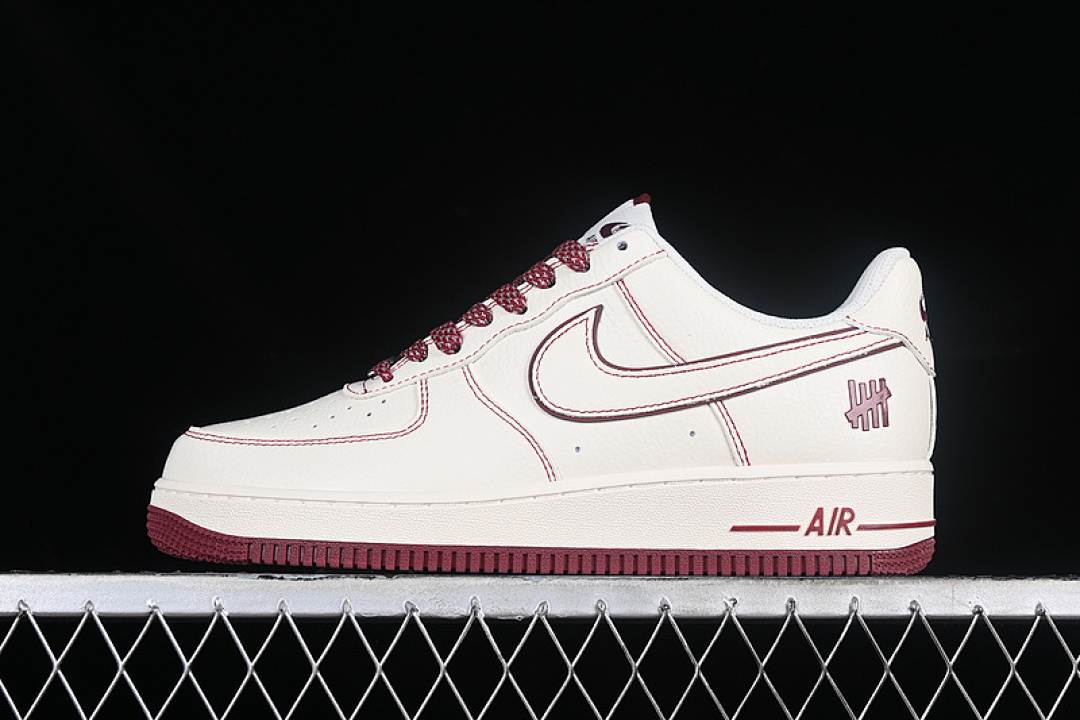 Nike Nike AIR FORCE 1 07 LOW WHITE/RED · CW2288-111, photo 1