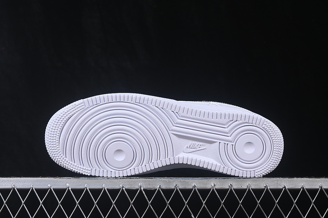 Nike [FJ4146-134]-[AIR FORCE 1 07 LOW CASUAL SNEAKERS WHITE/SILVER]-[WOMAN:36-39]-[MAN:40-45] - Image 14
