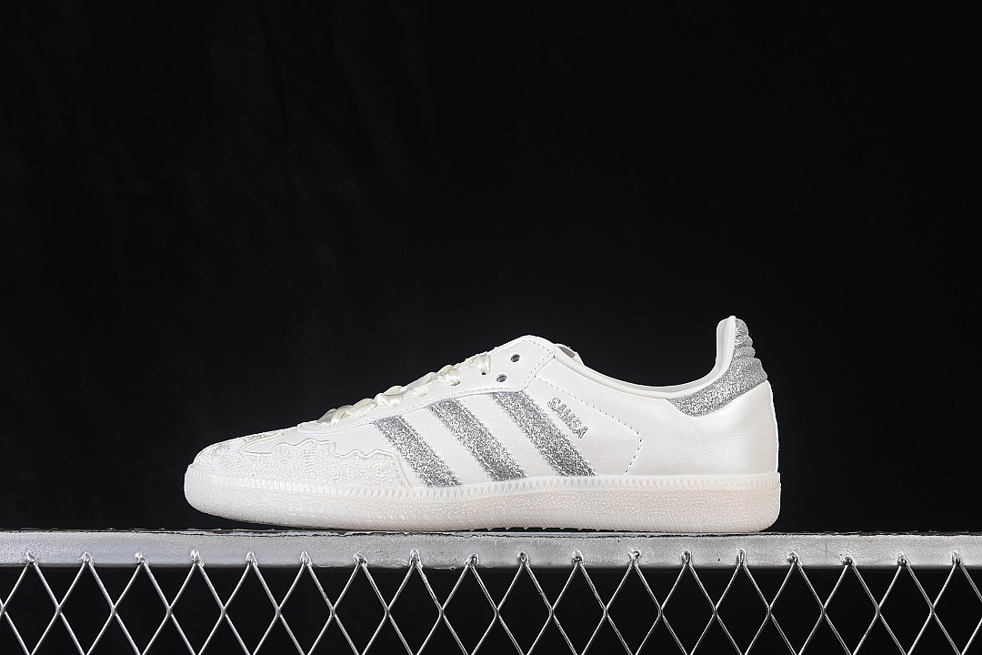 Adidas [HP3658]-[CLOVER CASUAL BOARD SHOES SILVER/WHITE]-[WOMAN:35-39]-[MAN:40-45], photo 1