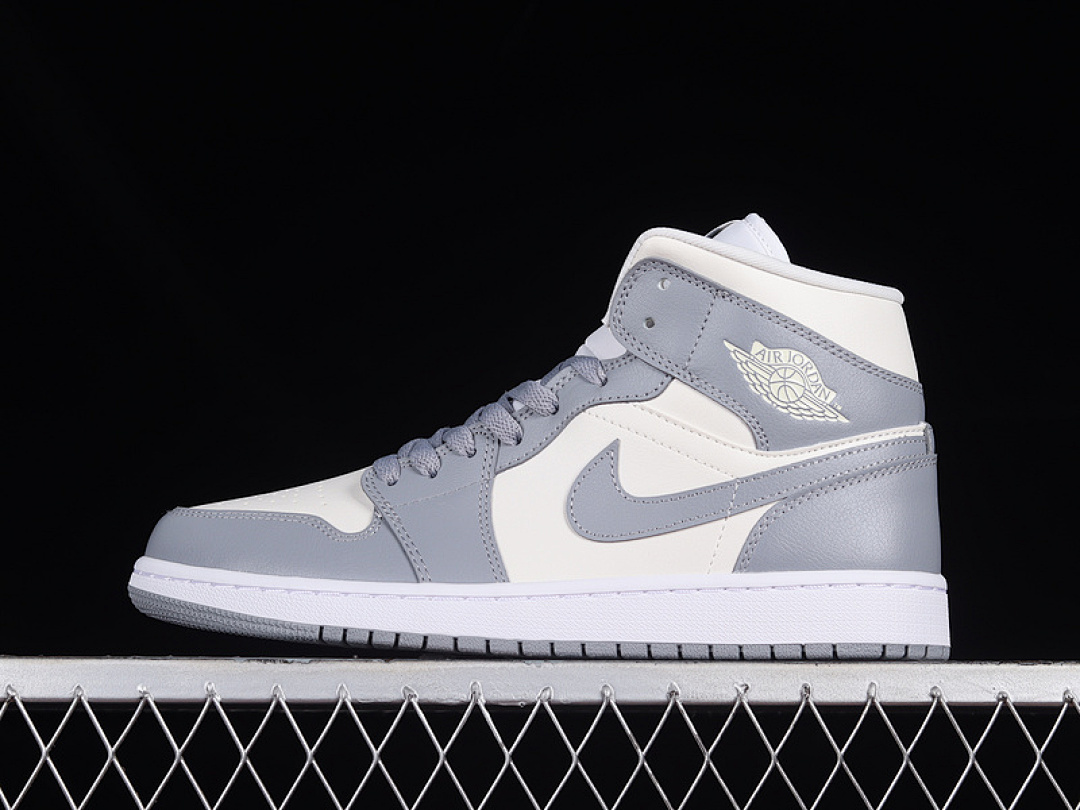 Jordan AIR Jordan 1 MID SAIL/STEALTH/WHITE · BQ6472-115, photo 1