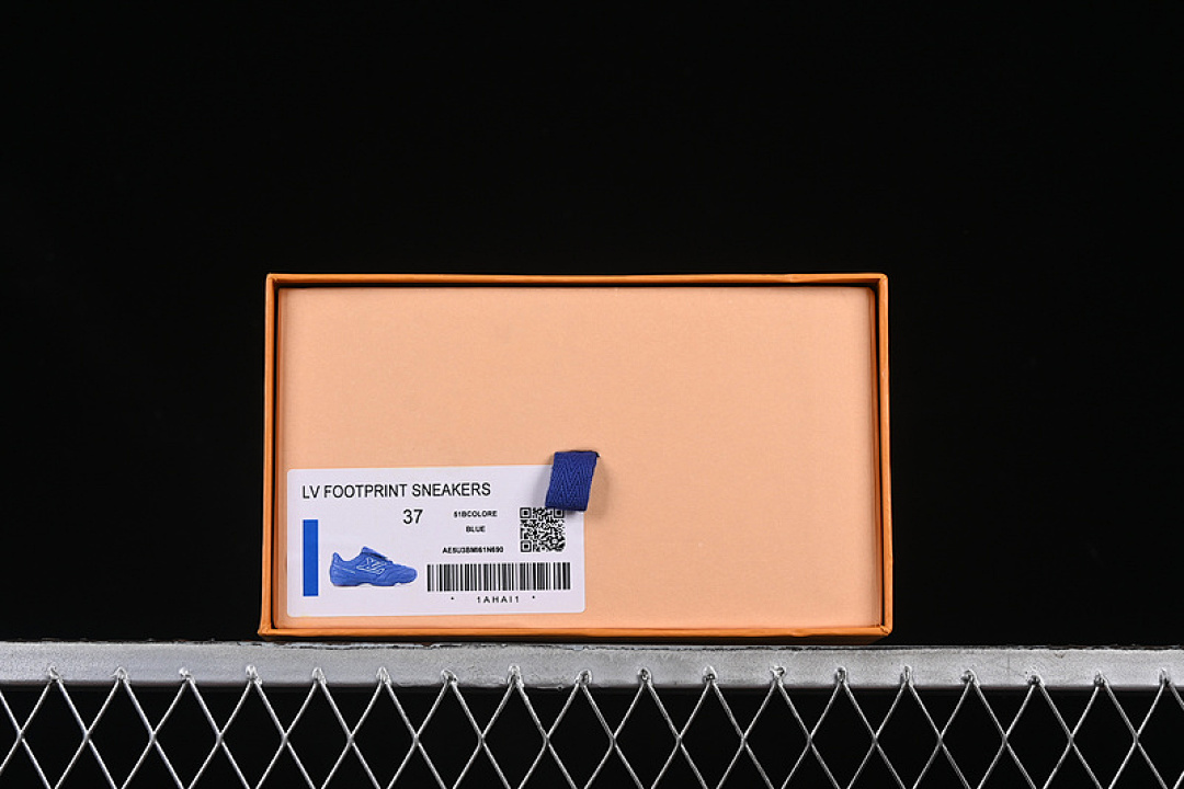 Louis Vuitton [LOUIS VUITTON FOOTPRINT SOCCER 2025 BLUE]-[WOMAN:35-39]-[MAN:40-46] - Image 12